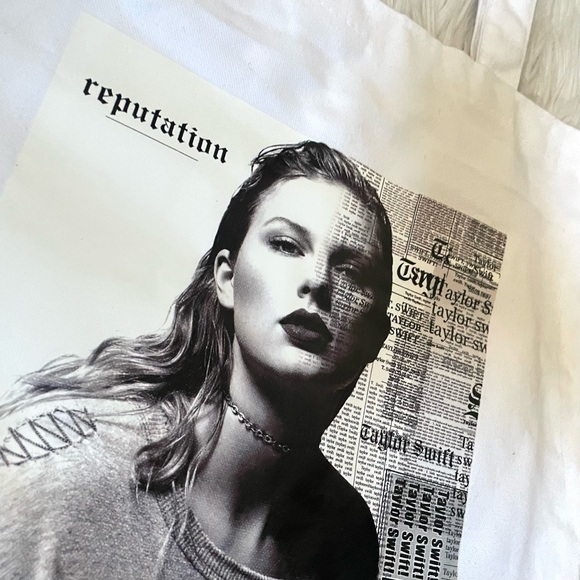 Taylor Swift Reputation NYC Pop-Up Event Tote Bag - Picture 3 of 9